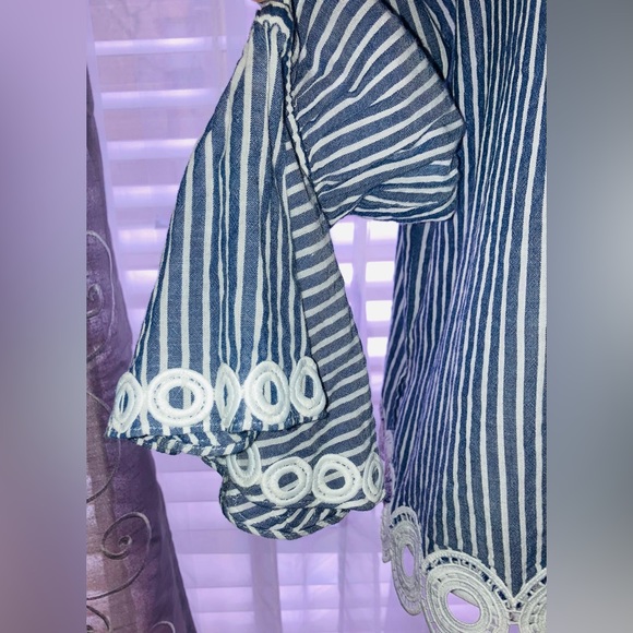 Tahari Blue and White Striped Women’s Cold shoulder Blouse Sz 0 - Picture 4 of 14